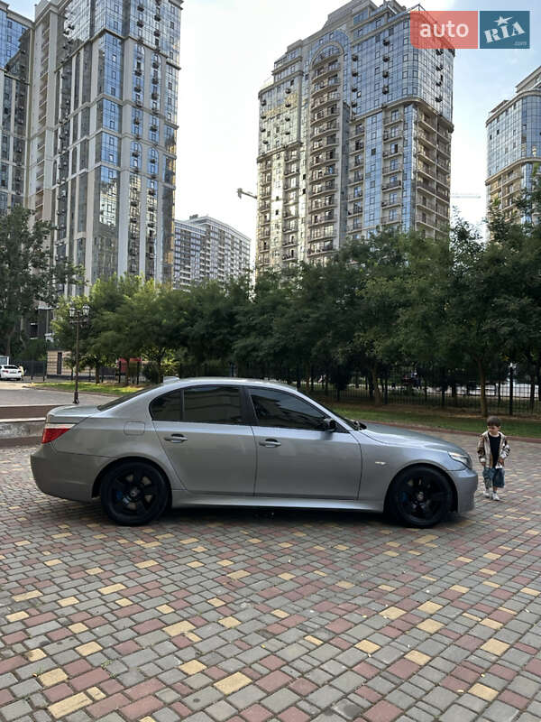 Седан BMW 5 Series 2004 в Одессе