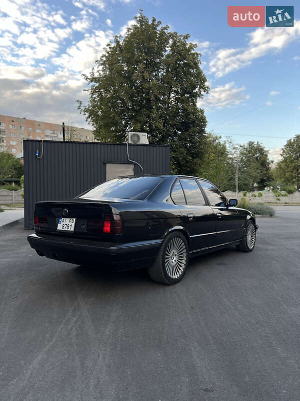 Седан BMW 5 Series 1994 в Фастові