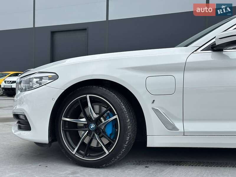Седан BMW 5 Series 2018 в Львове