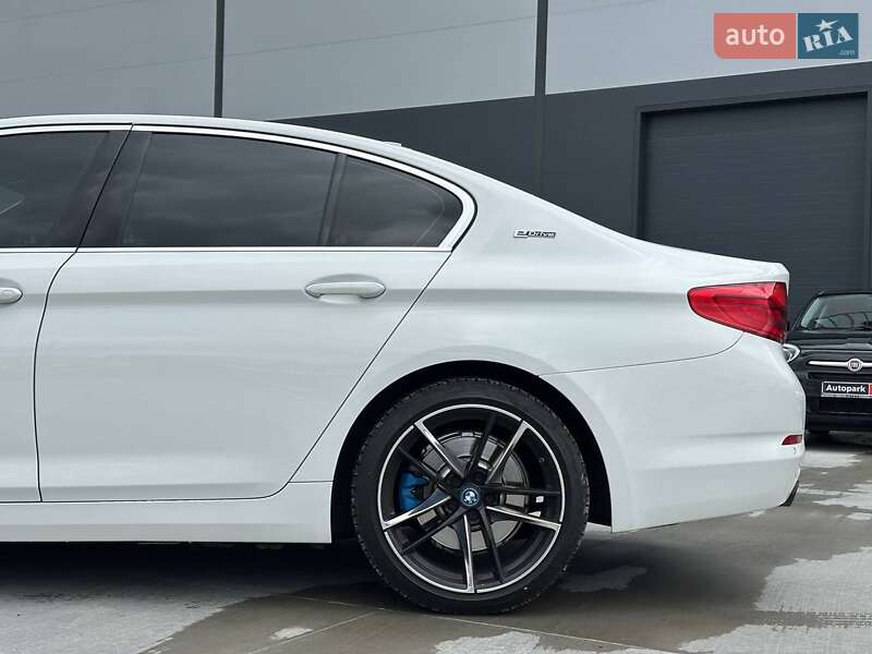 Седан BMW 5 Series 2018 в Львове