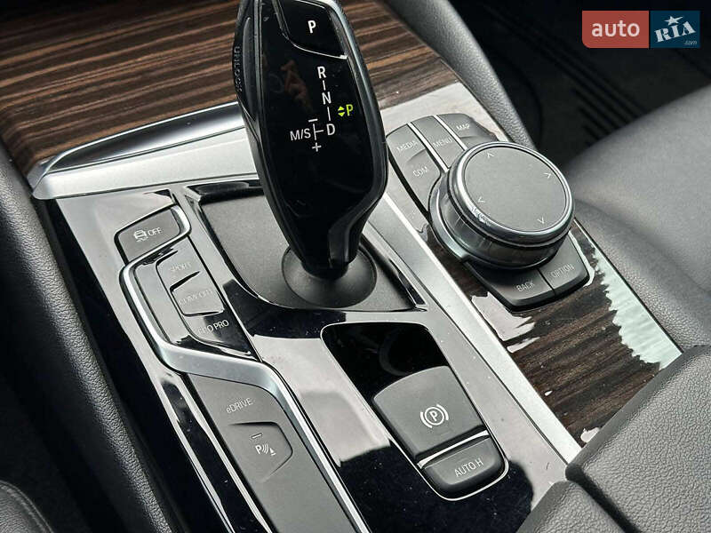 Седан BMW 5 Series 2018 в Львове