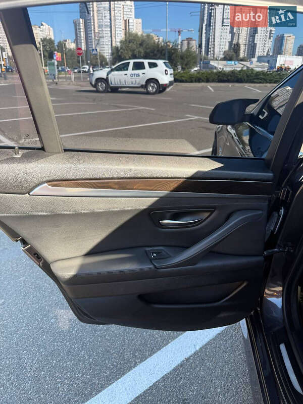 Седан BMW 5 Series 2014 в Києві фото 19 Седан BMW 5 Series 2014 в Києві