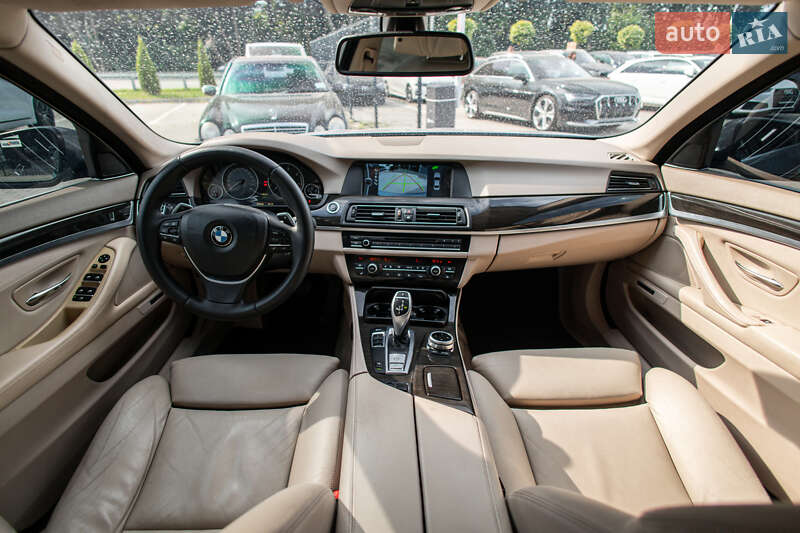 Седан BMW 5 Series 2011 в Львові