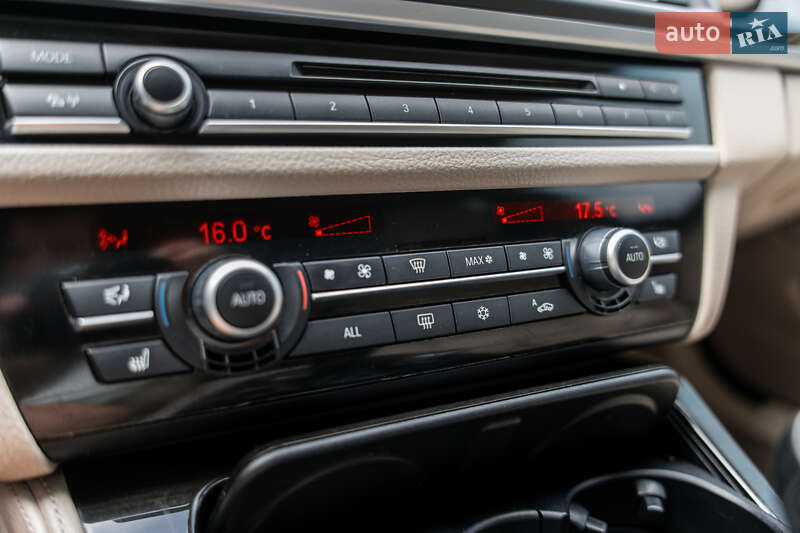 Седан BMW 5 Series 2011 в Львові