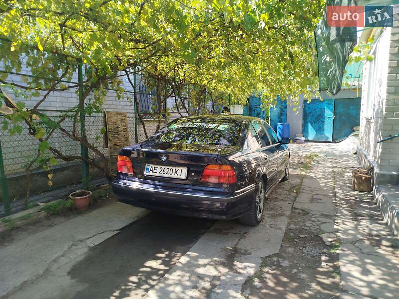 Седан BMW 5 Series 1999 в Новомосковске