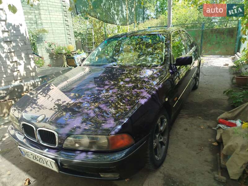 Седан BMW 5 Series 1999 в Новомосковске