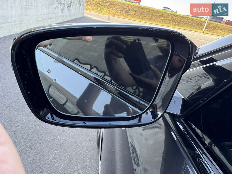 Седан BMW 5 Series 2019 в Львове