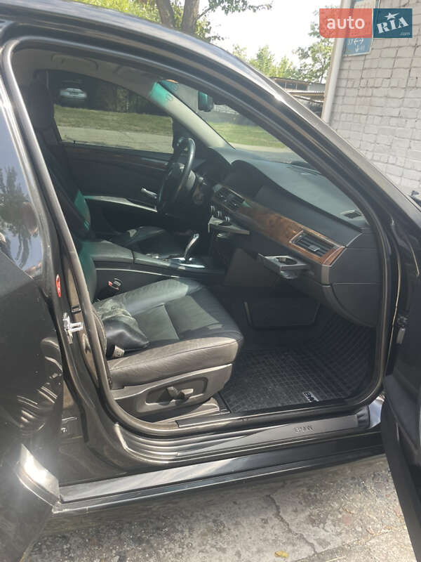 Седан BMW 5 Series 2008 в Южноукраинске