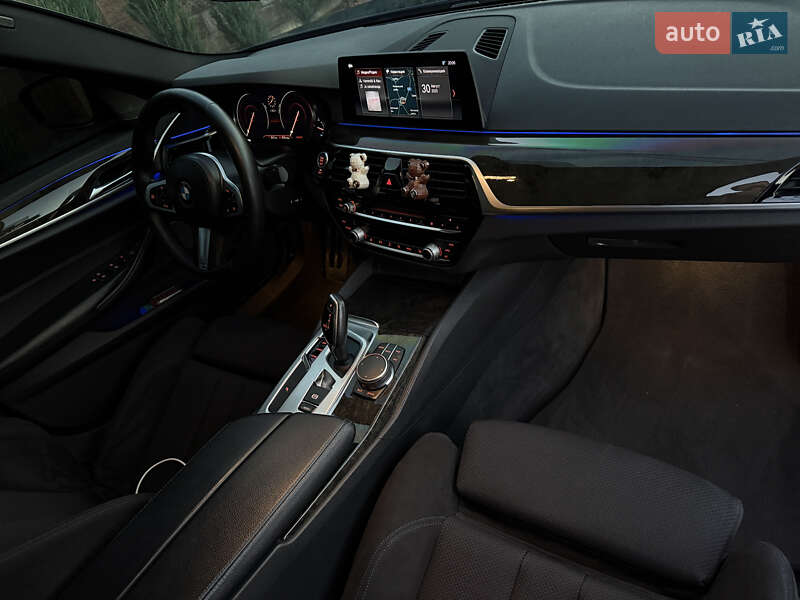 Седан BMW 5 Series 2017 в Ровно
