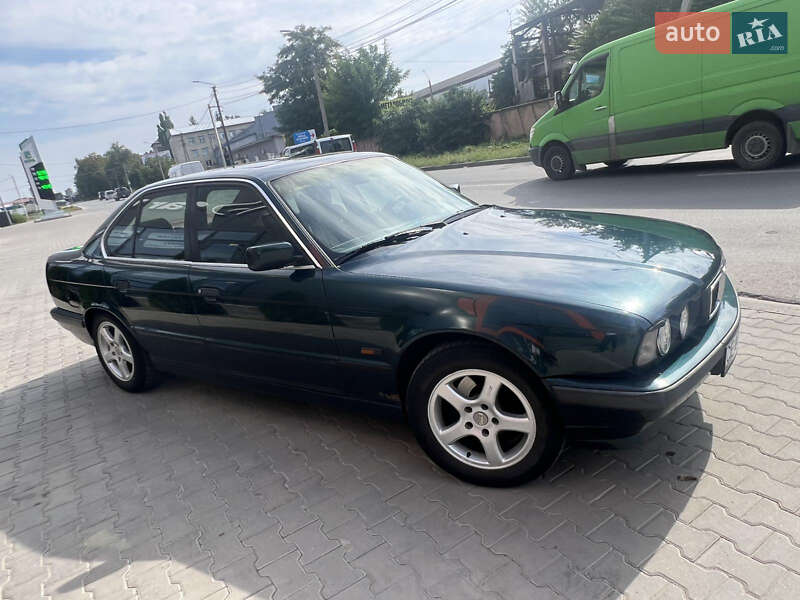 Седан BMW 5 Series 1995 в Чернівцях