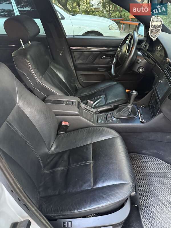 Седан BMW 5 Series 1999 в Березанке
