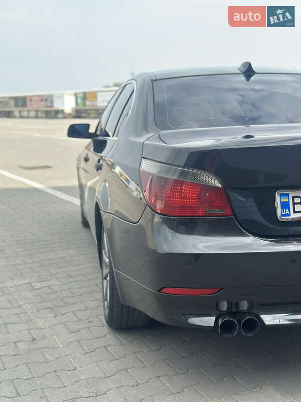 Седан BMW 5 Series 2003 в Черновцах