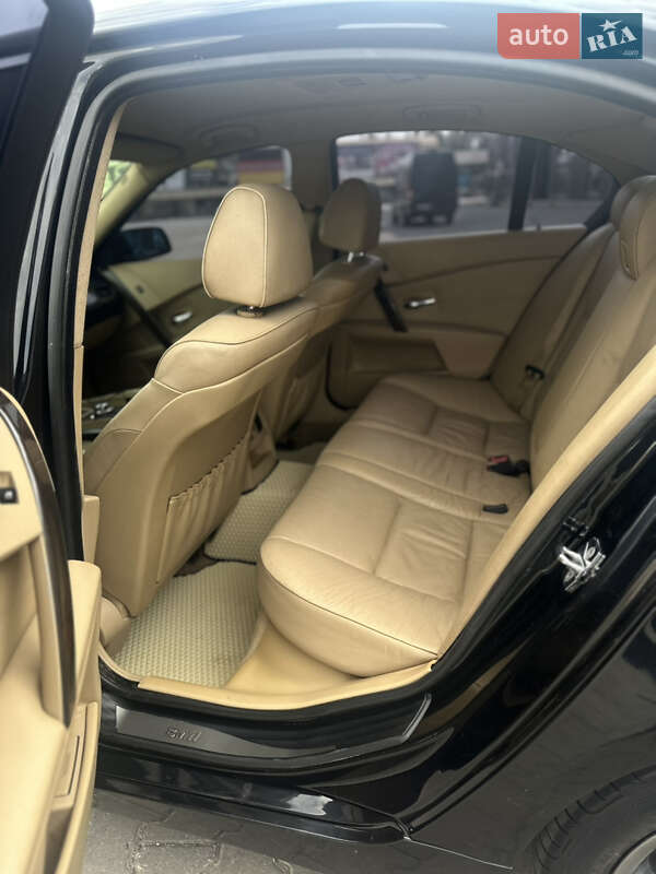 Седан BMW 5 Series 2003 в Черновцах