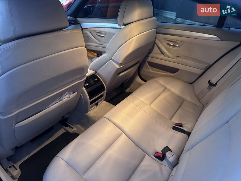 Седан BMW 5 Series 2012 в Звенигородке