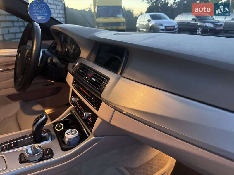 Седан BMW 5 Series 2012 в Звенигородке