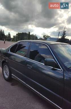 Седан BMW 5 Series 1990 в Новгород-Сіверському