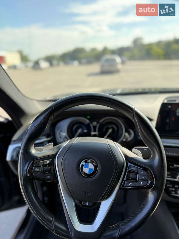 Седан BMW 5 Series 2018 в Киеве фото 40 Седан BMW 5 Series 2018 в Киеве
