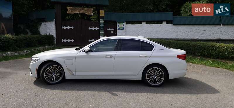 Седан BMW 5 Series 2018 в Ужгороде