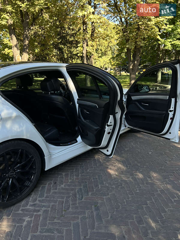Седан BMW 5 Series 2011 в Конотопе