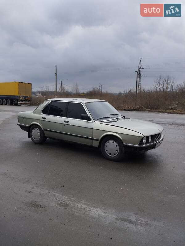 Седан BMW 5 Series 1984 в Киеве