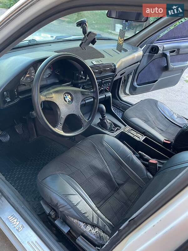 Седан BMW 5 Series 1989 в Катеринополе