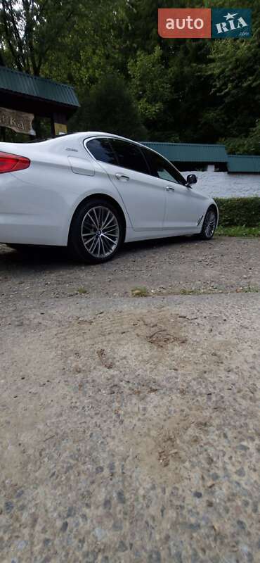 Седан BMW 5 Series 2018 в Ужгороде