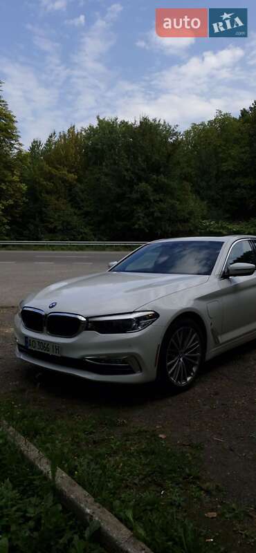 Седан BMW 5 Series 2018 в Ужгороде