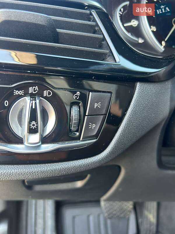 Седан BMW 5 Series 2018 в Киеве