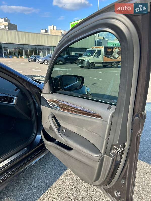 Седан BMW 5 Series 2018 в Киеве