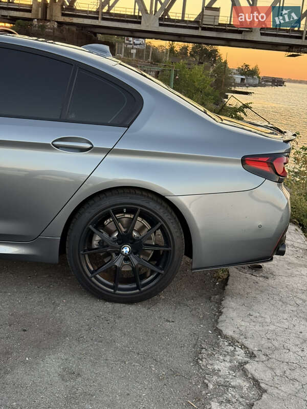 Седан BMW 5 Series 2018 в Дніпрі