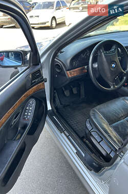 Седан BMW 5 Series 2000 в 
