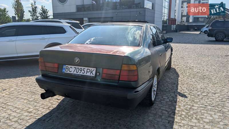 Седан BMW 5 Series 1990 в Львове