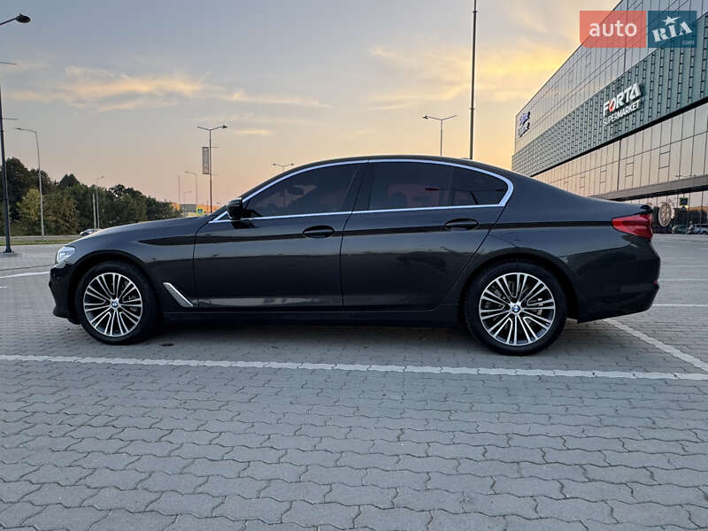 Седан BMW 5 Series 2018 в Львові