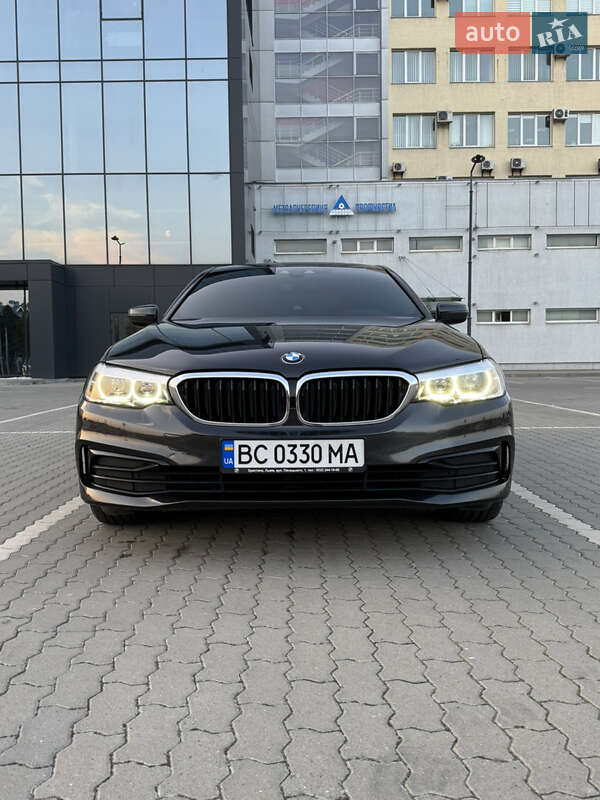 Седан BMW 5 Series 2018 в Львові