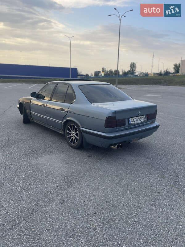 Седан BMW 5 Series 1988 в Харькове
