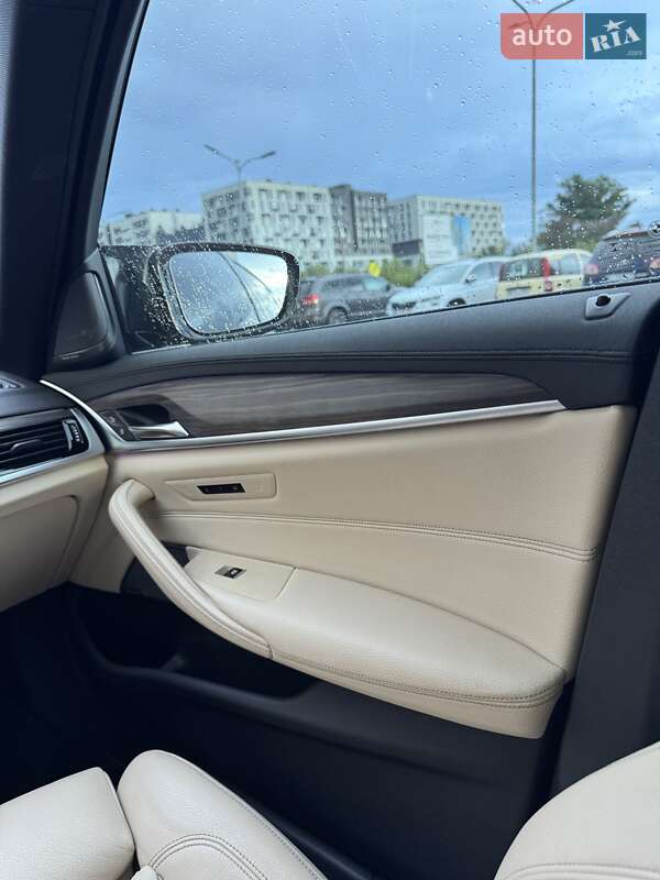 Седан BMW 5 Series 2019 в Львові