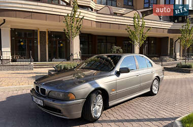 Седан BMW 5 Series 2001 в Софіївській Борщагівці