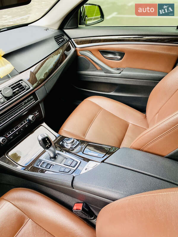 Седан BMW 5 Series 2015 в Киеве