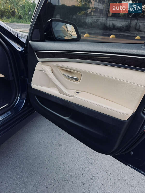 Седан BMW 5 Series 2015 в Києві