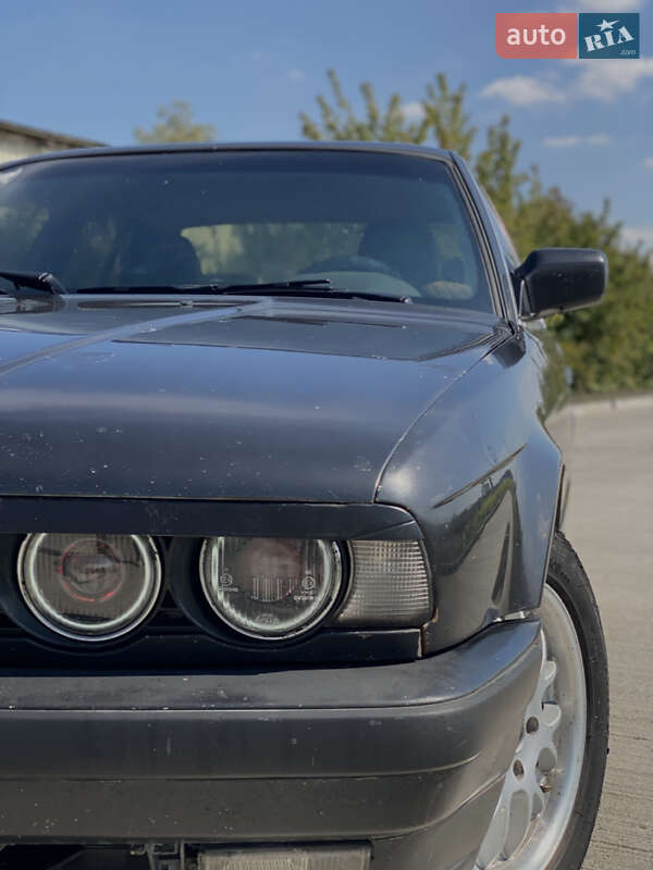 Седан BMW 5 Series 1989 в Виннице