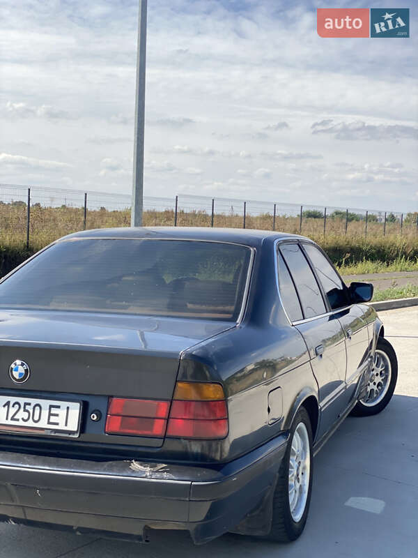 Седан BMW 5 Series 1989 в Виннице