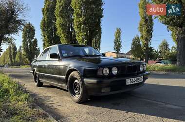 Седан BMW 5 Series 1989 в Киеве