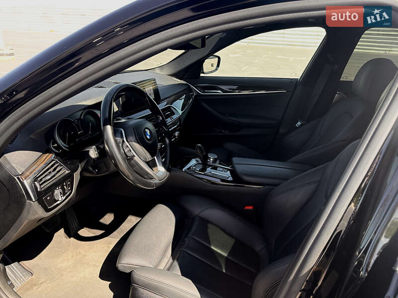 Седан BMW 5 Series 2018 в Львове