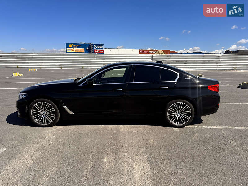 Седан BMW 5 Series 2018 в Львове
