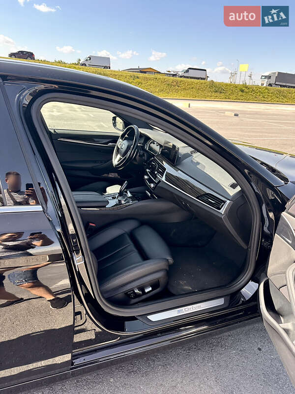 Седан BMW 5 Series 2018 в Львове