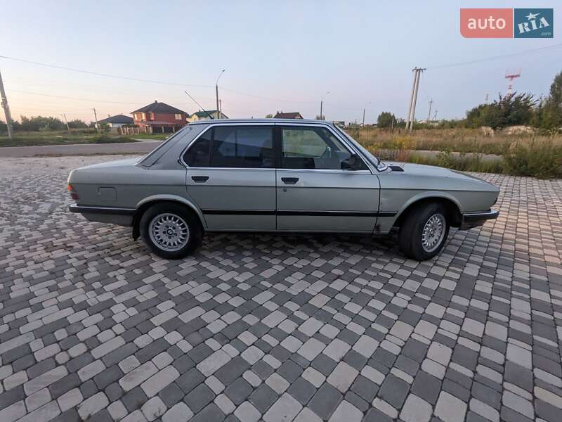 Седан BMW 5 Series 1984 в Житомире