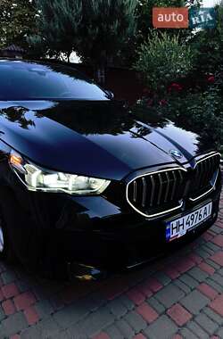 Седан BMW 5 Series 2023 в 