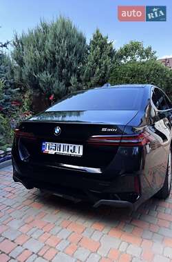 Седан BMW 5 Series 2023 в 