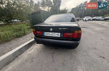 Седан BMW 5 Series 1990 в Киеве