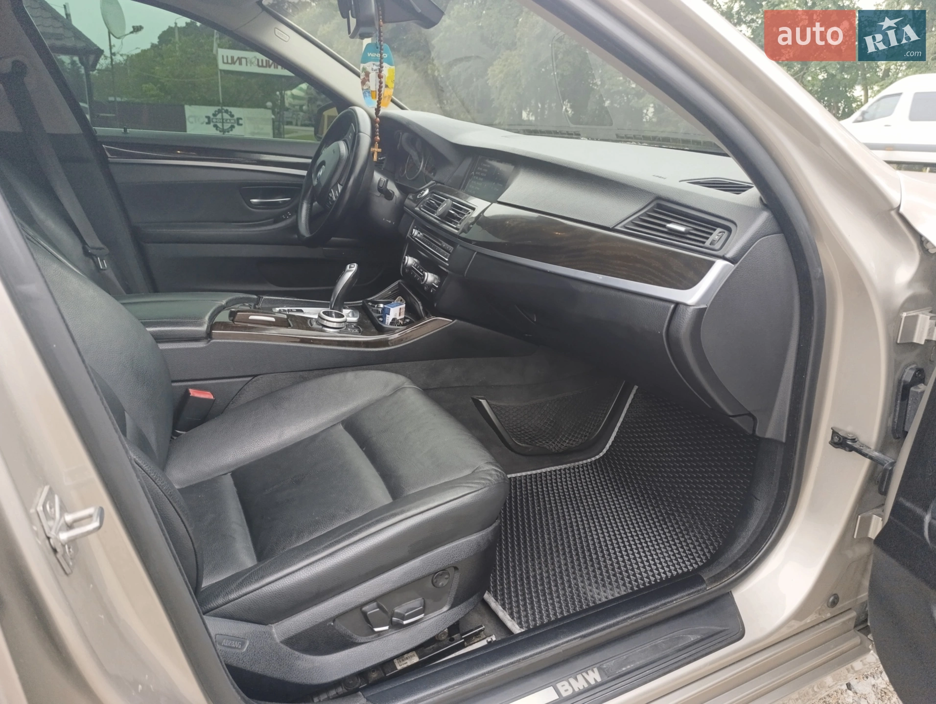 2011 BMW 5er - мініатюра 9